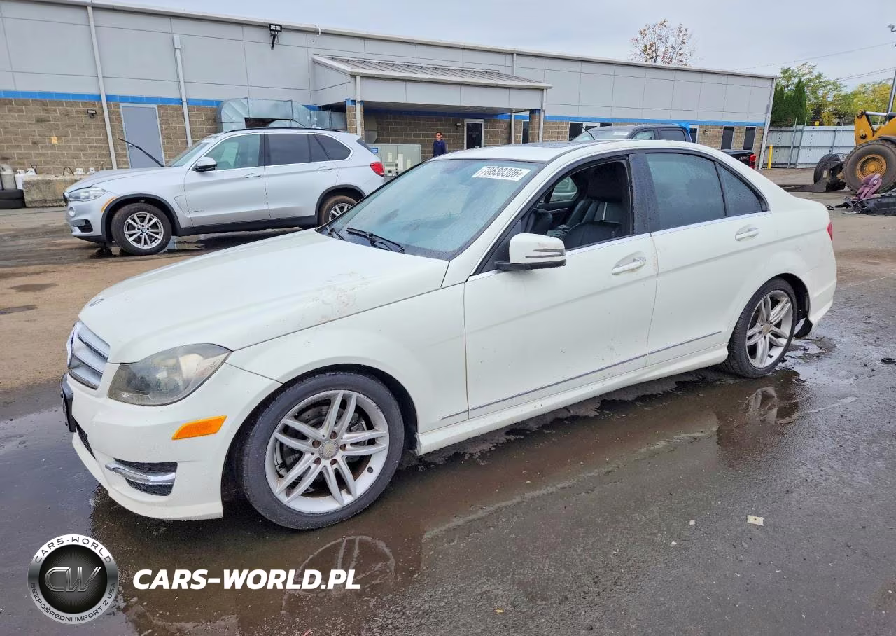 2012 Mercedes-Benz C 300 4Matic VIN:WDDGF8BB4CR211220 - 1