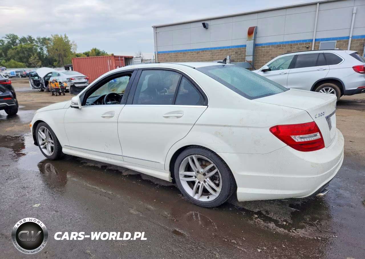 2012 Mercedes-Benz C 300 4Matic VIN:WDDGF8BB4CR211220 - 2