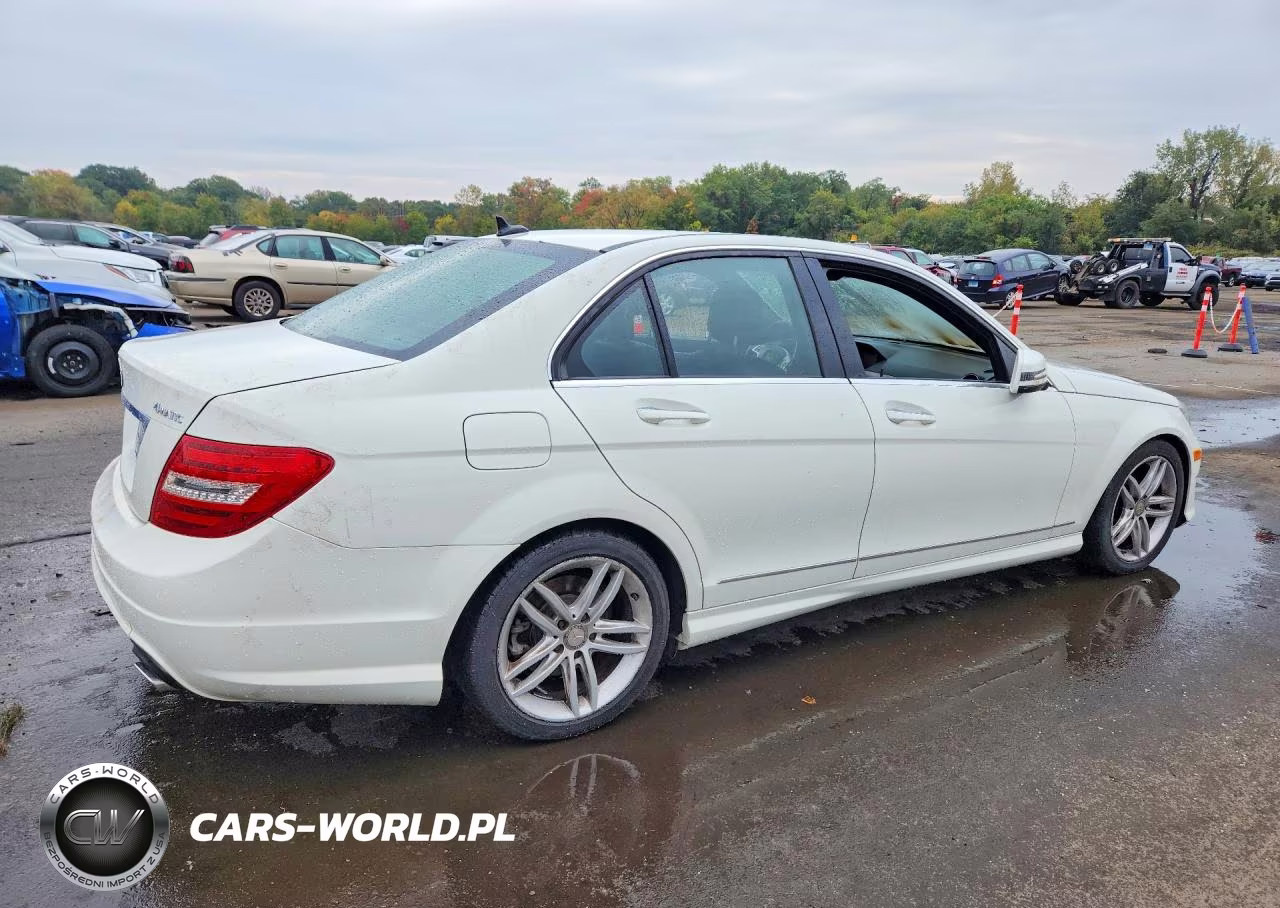 2012 Mercedes-Benz C 300 4Matic VIN:WDDGF8BB4CR211220 - 3