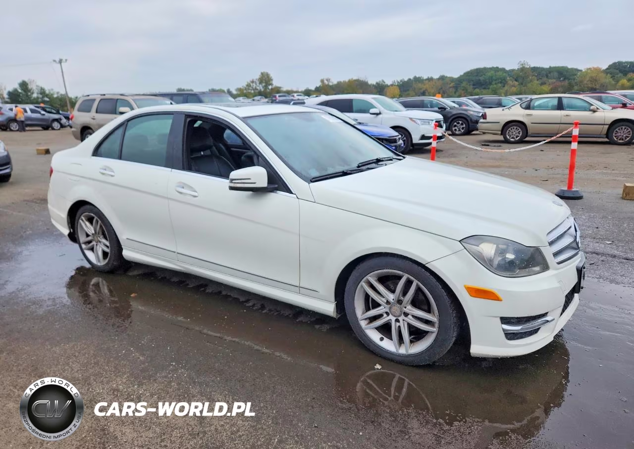 2012 Mercedes-Benz C 300 4Matic VIN:WDDGF8BB4CR211220 - 4