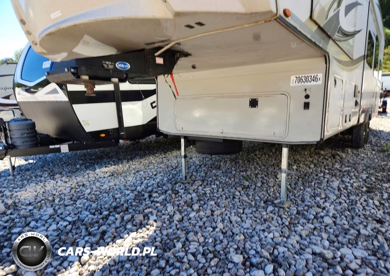 2018 Jayco Eagle Camper VIN:1UJCJ0BSXJ1P50347 - 8