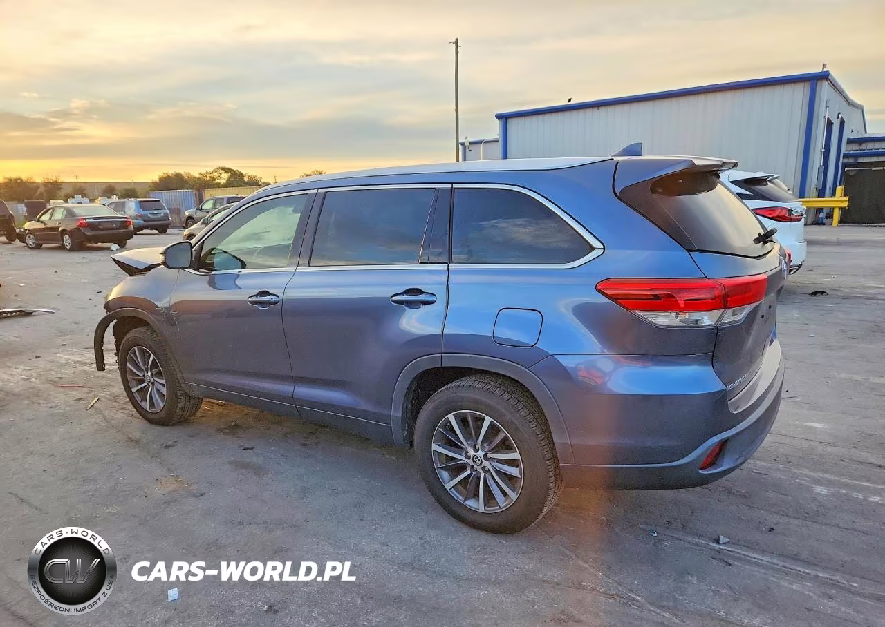 2019 Toyota Highlander Xle VIN:5TDKZRFH7KS366067 - 2