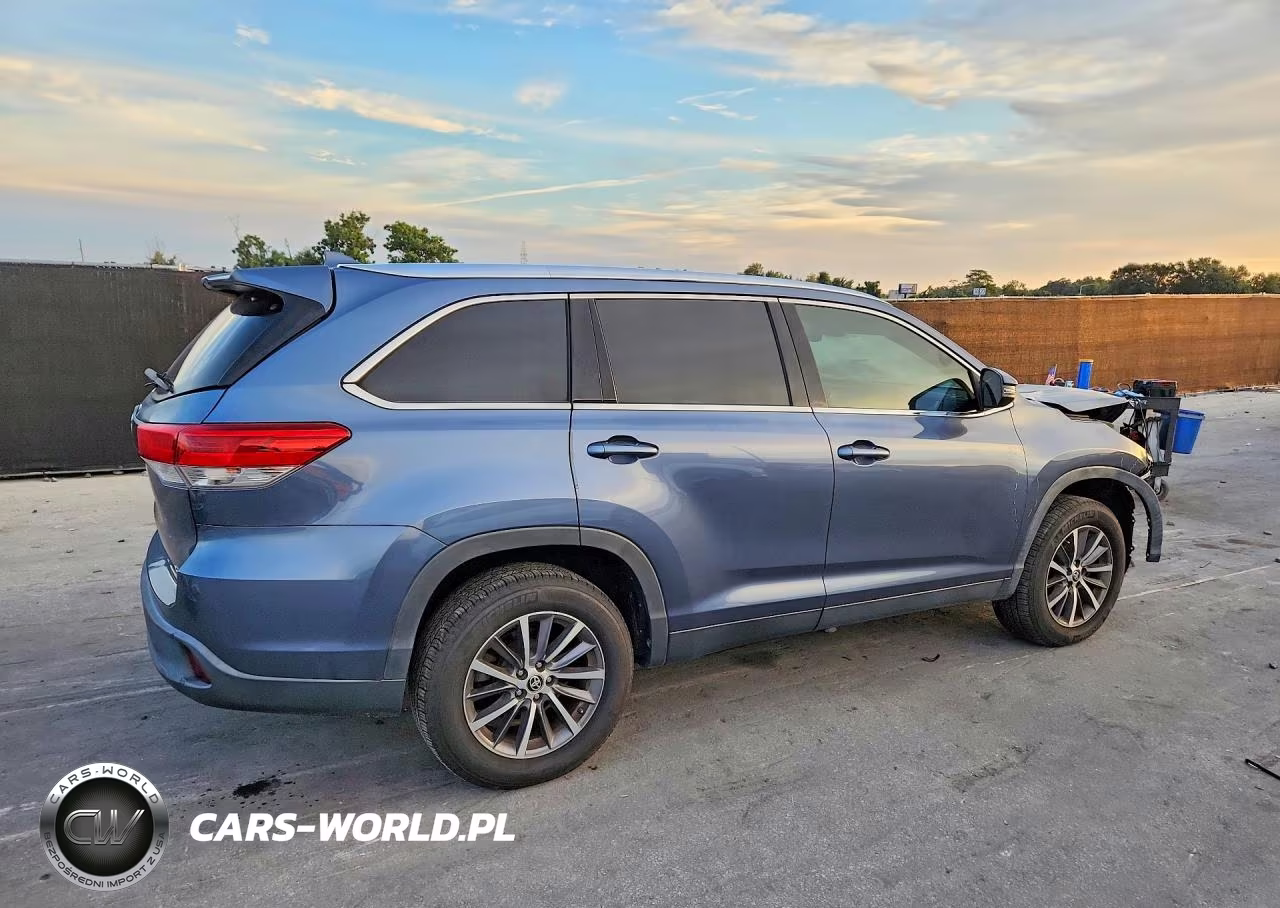 2019 Toyota Highlander Xle VIN:5TDKZRFH7KS366067 - 3