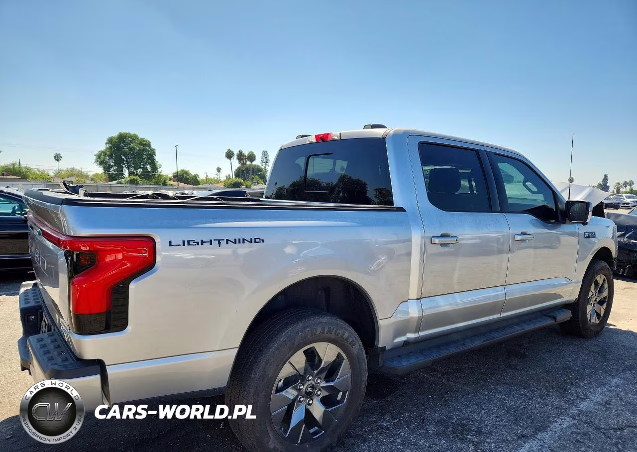 2024 Ford F150 Lightning Lariat VIN:1FT6W5L75RWG15071 - 3