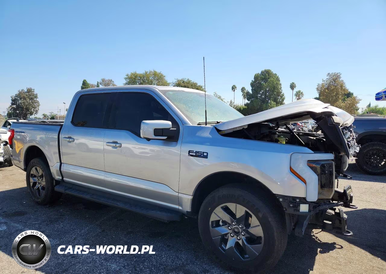 2024 Ford F150 Lightning Lariat VIN:1FT6W5L75RWG15071 - 4