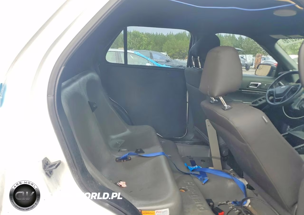 2018 Ford Explorer Police Interceptor VIN:1FM5K8AR0JGA44418 - 10