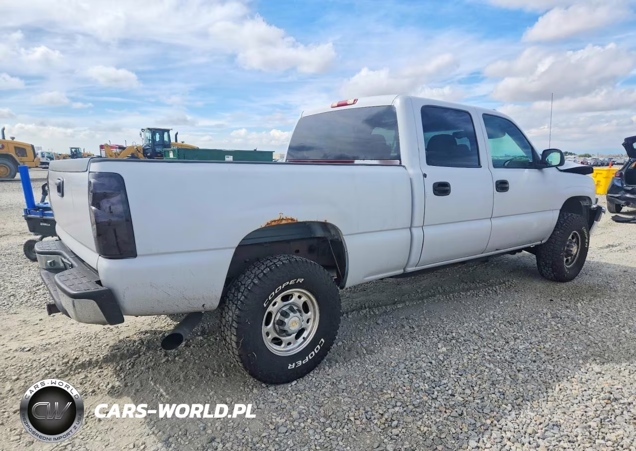 2002 Chevrolet Silverado K2500 Heavy Duty VIN:1GCHK23G82F130996 - 3