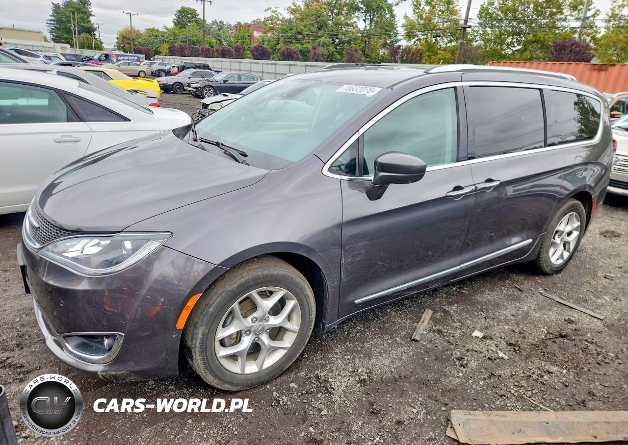 2018 Chrysler Pacifica Touring L Plus