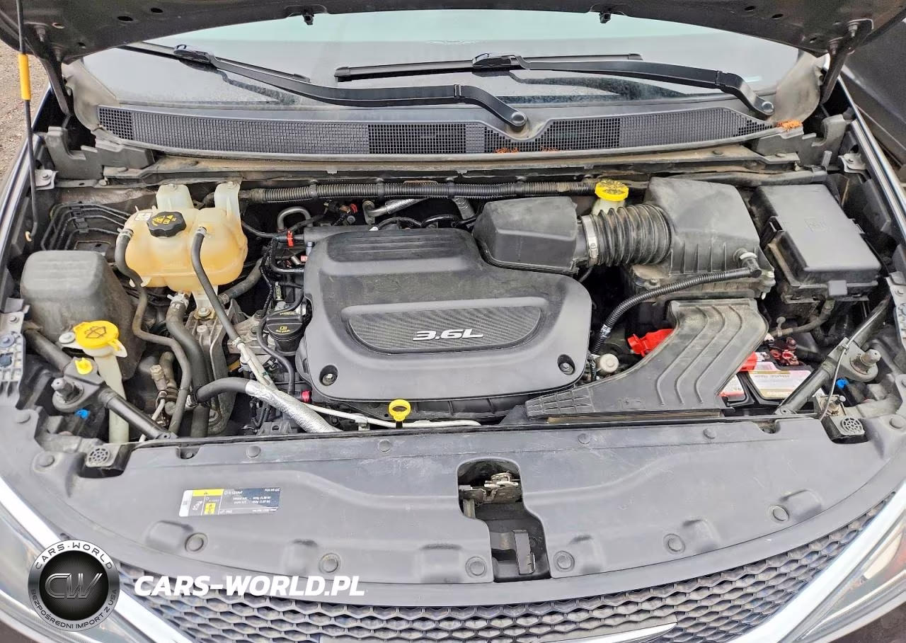 2018 Chrysler Pacifica Touring L Plus VIN:2C4RC1EG4JR197580 - 12