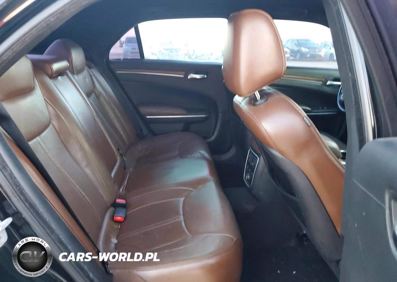 2014 Chrysler 300C Varvatos VIN:2C3CCADG2EH186259 - 10