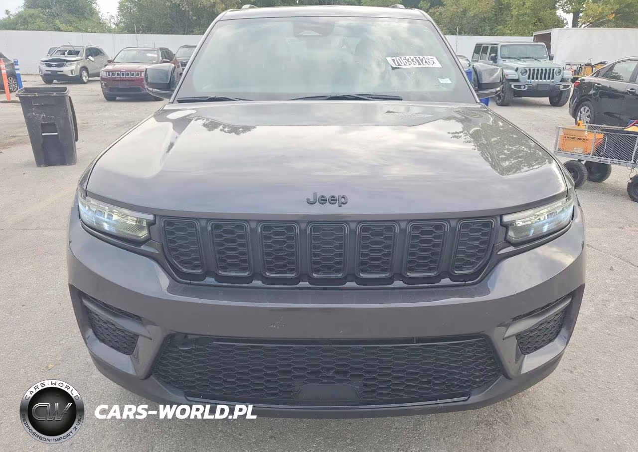 2023 Jeep Grand Cherokee Laredo VIN:1C4RJHAG3P8900787 - 5