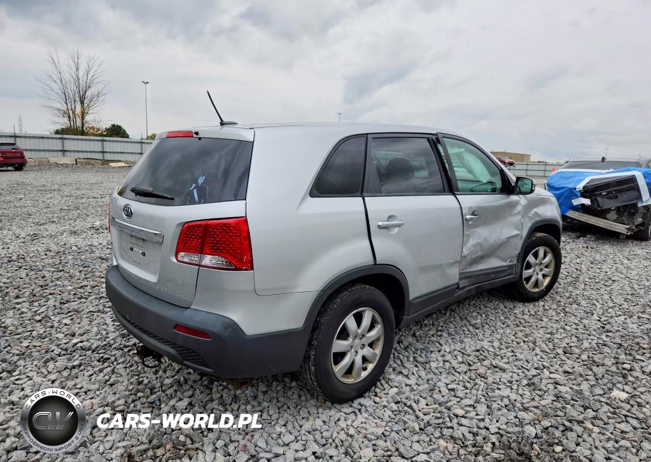 2011 Kia Sorento Base VIN:5XYKTCA18BG014198 - 3