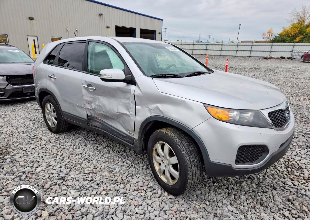 2011 Kia Sorento Base VIN:5XYKTCA18BG014198 - 4