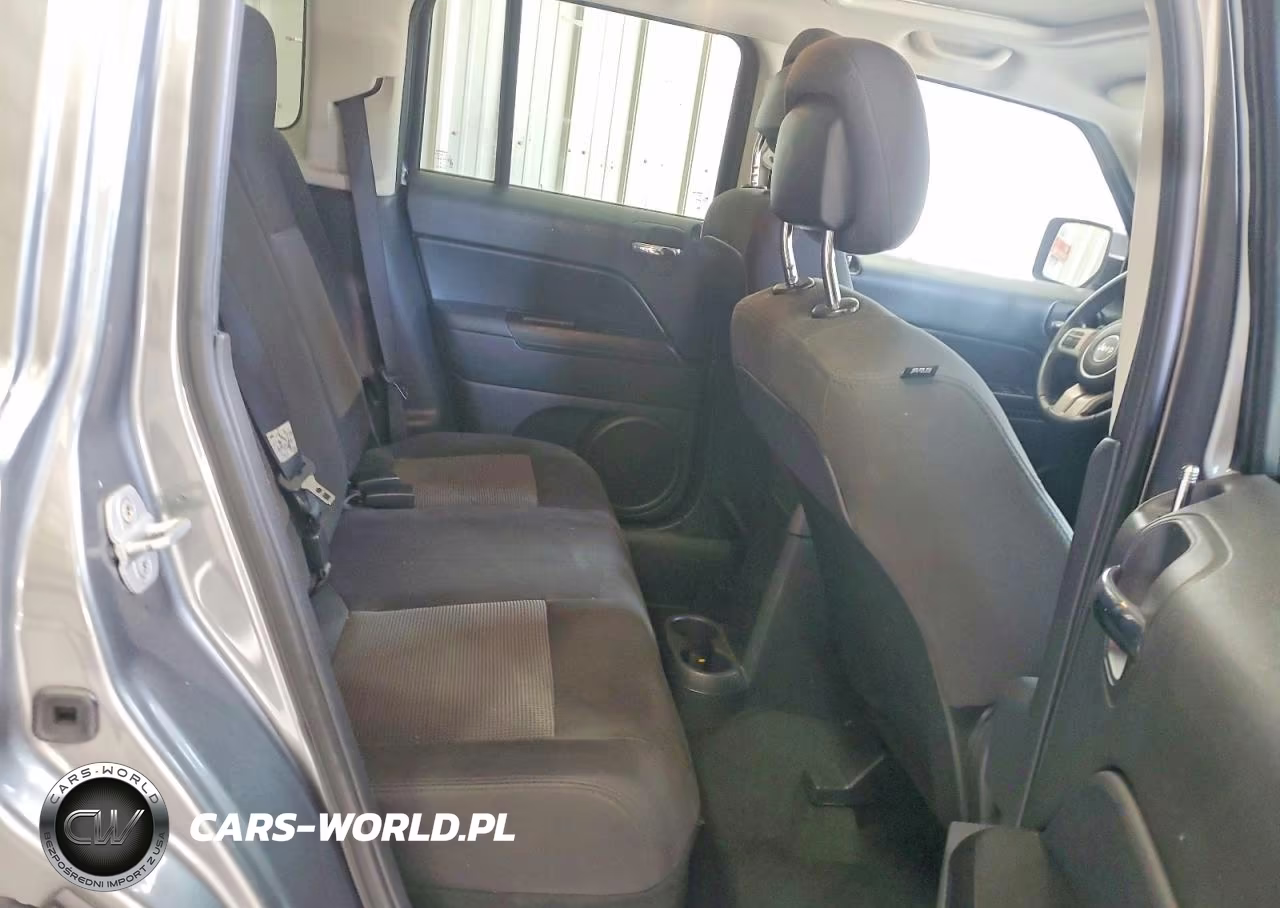 2012 Jeep Patriot Latitude VIN:1C4NJRFB7CD689368 - 10