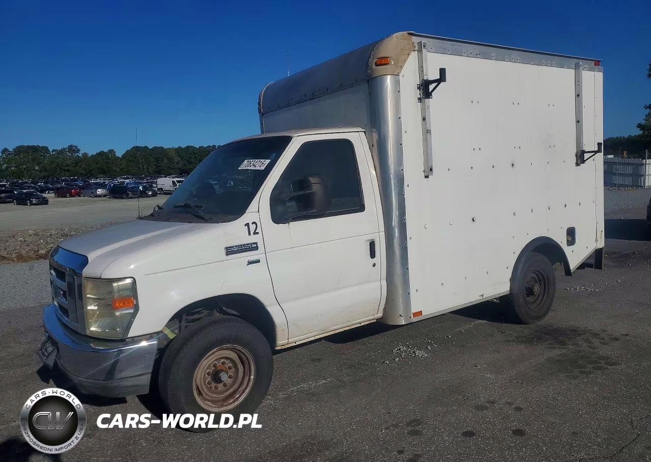 2010 Ford Econoline E350 Super Duty Cutaway Van