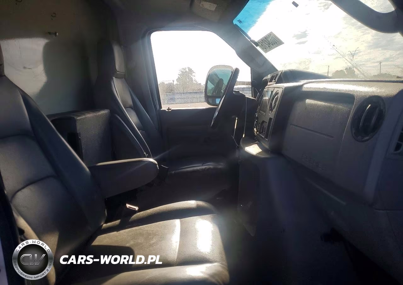 2010 Ford Econoline E350 Super Duty Cutaway Van VIN:1FDSE3FL6ADA86692 - 10