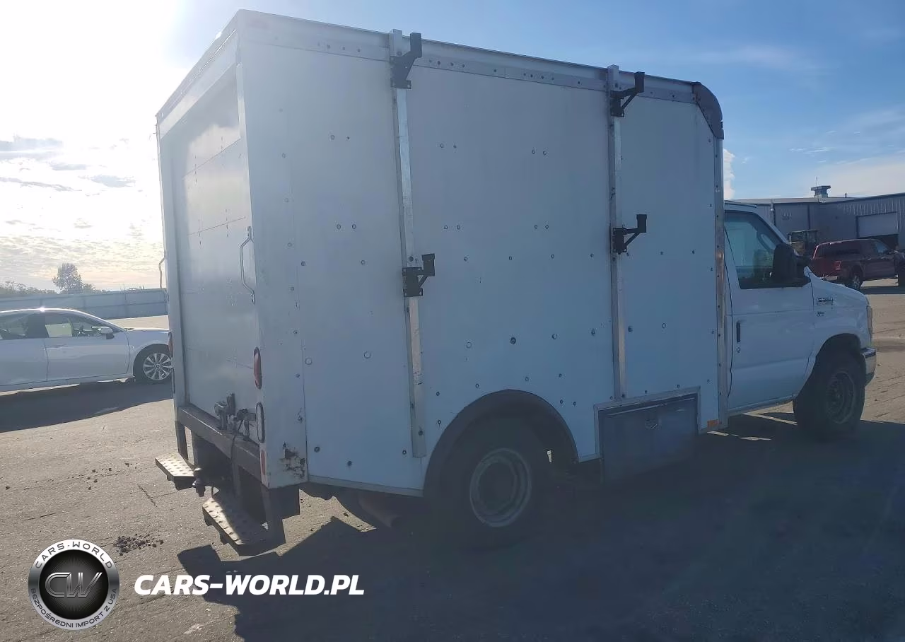 2010 Ford Econoline E350 Super Duty Cutaway Van VIN:1FDSE3FL6ADA86692 - 3