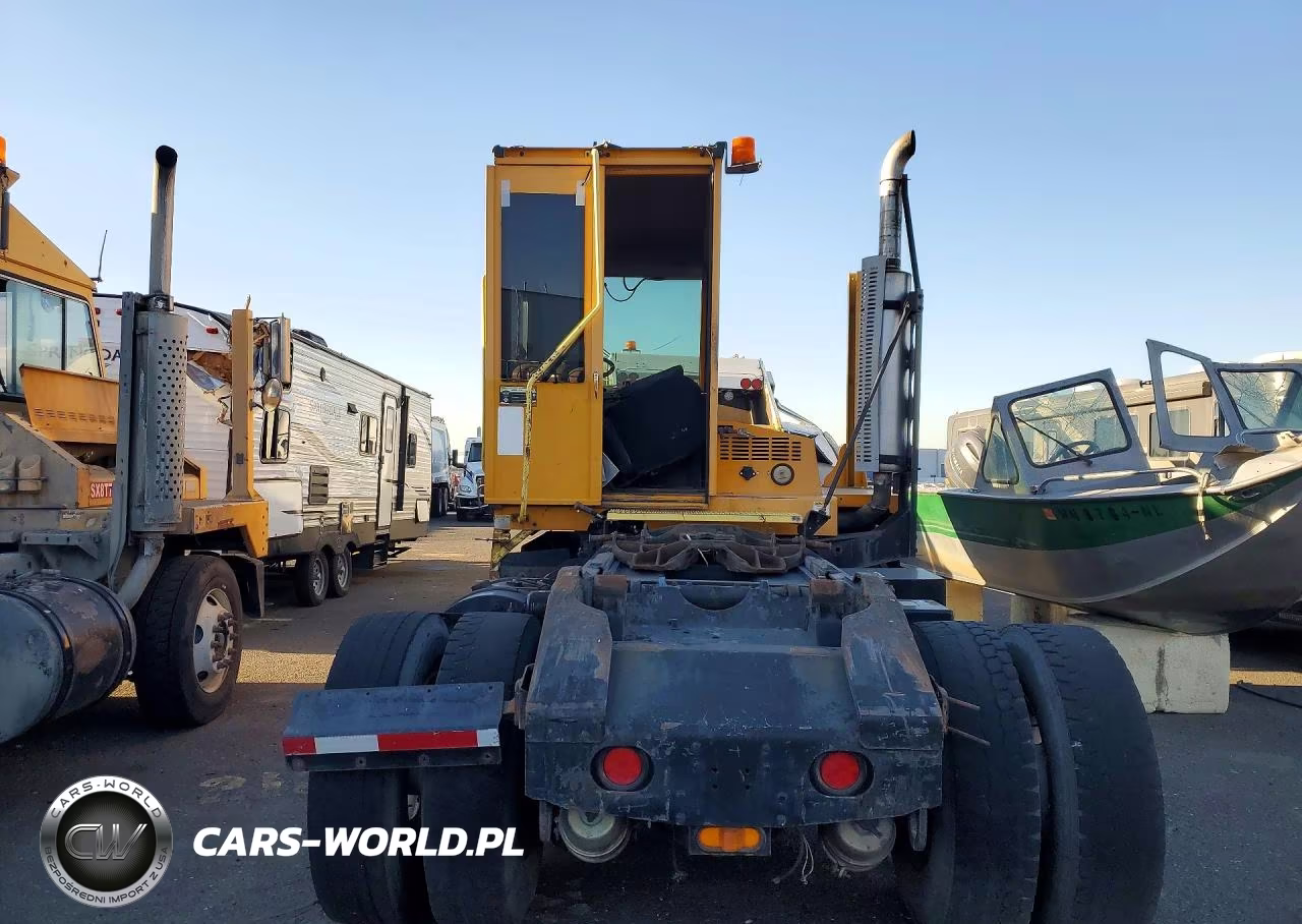 2016 Autocar Xspotter Yard Truck VIN:516G4G414GH220861 - 6