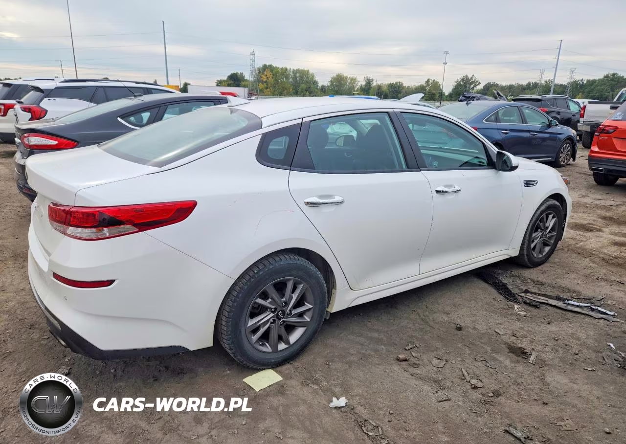 2019 Kia Optima Lx VIN:5XXGT4L35KG368601 - 3