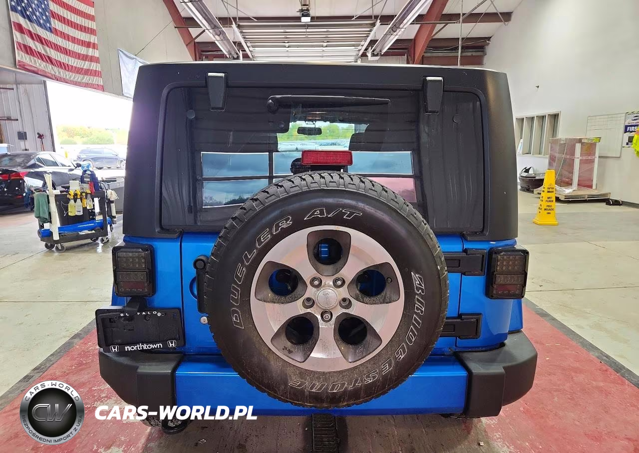 2016 Jeep Wrangler Unlimited Sahara VIN:1C4BJWEG9GL230773 - 6