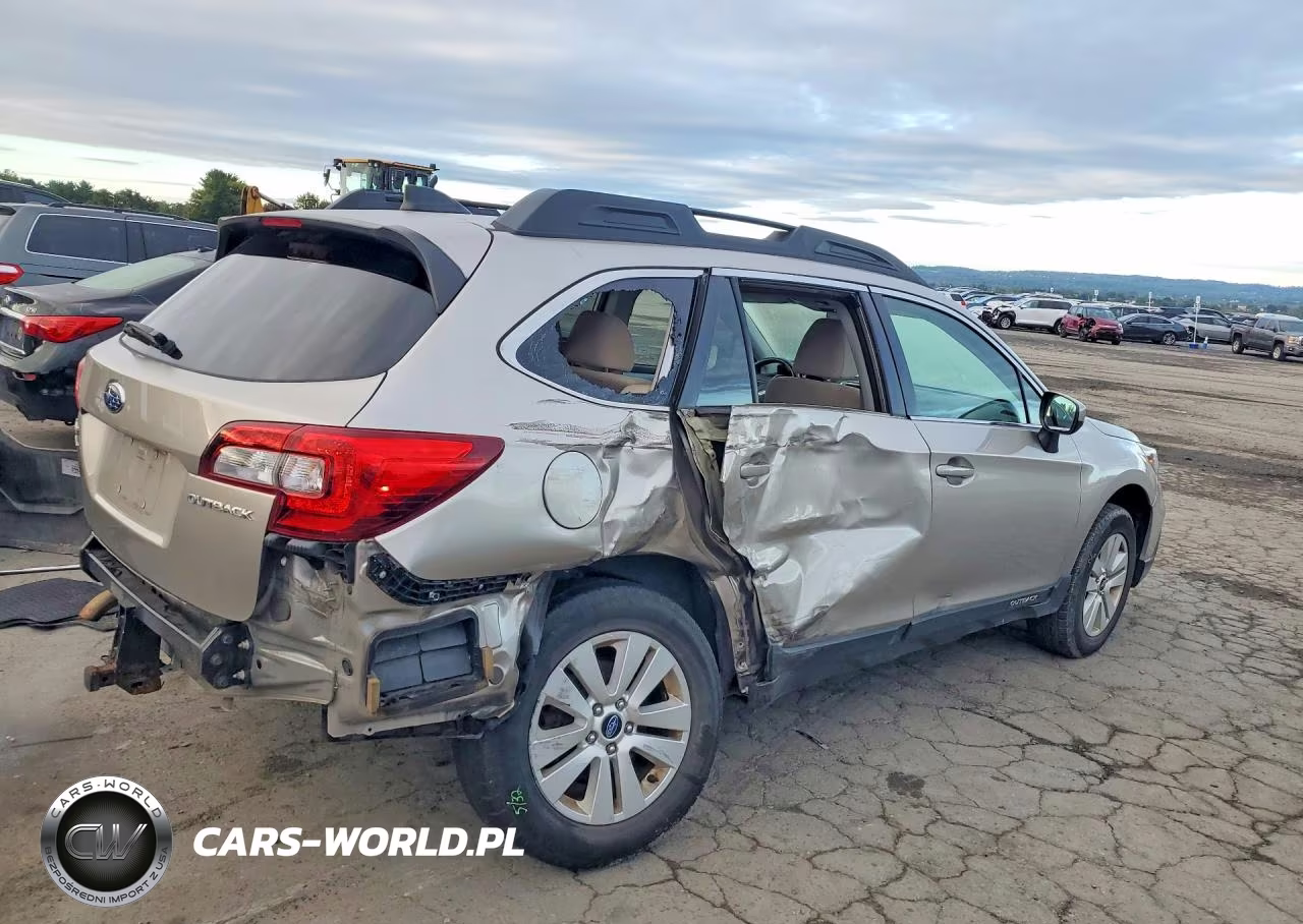 2018 Subaru Outback 2.5I Premium VIN:4S4BSACCXJ3386033 - 3
