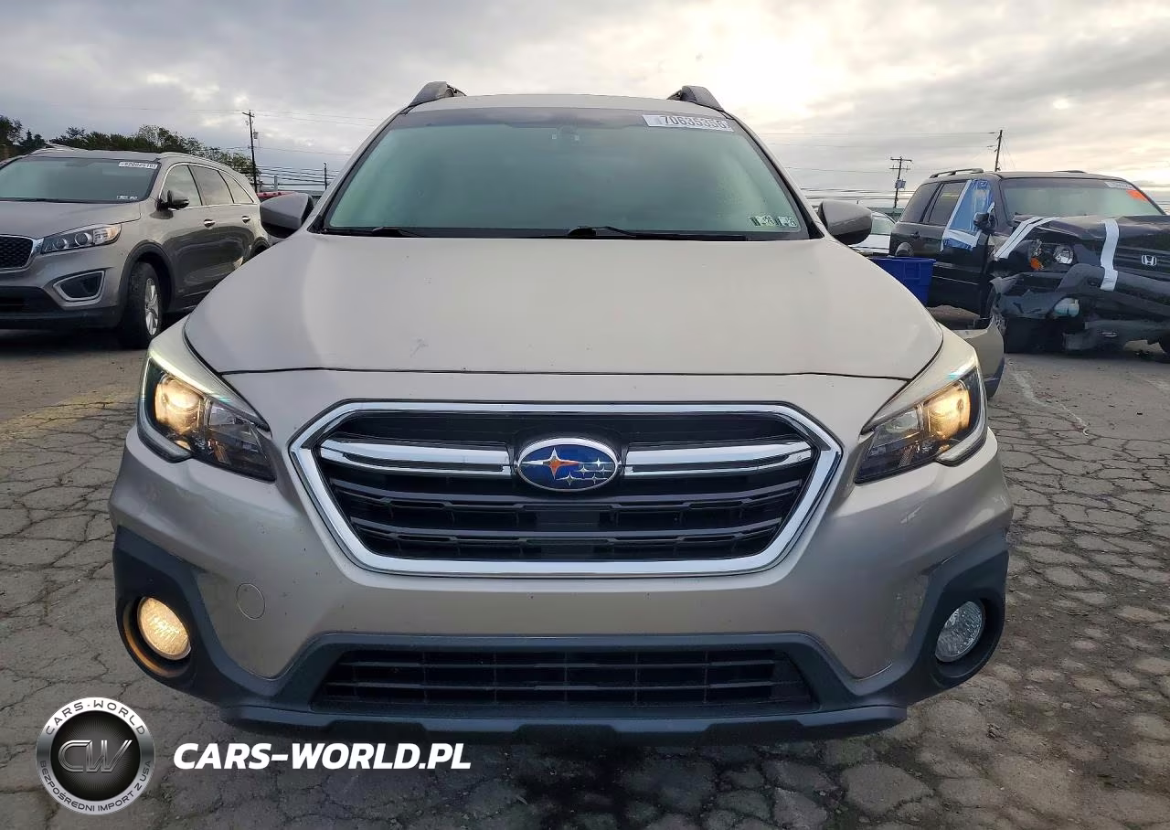 2018 Subaru Outback 2.5I Premium VIN:4S4BSACCXJ3386033 - 5