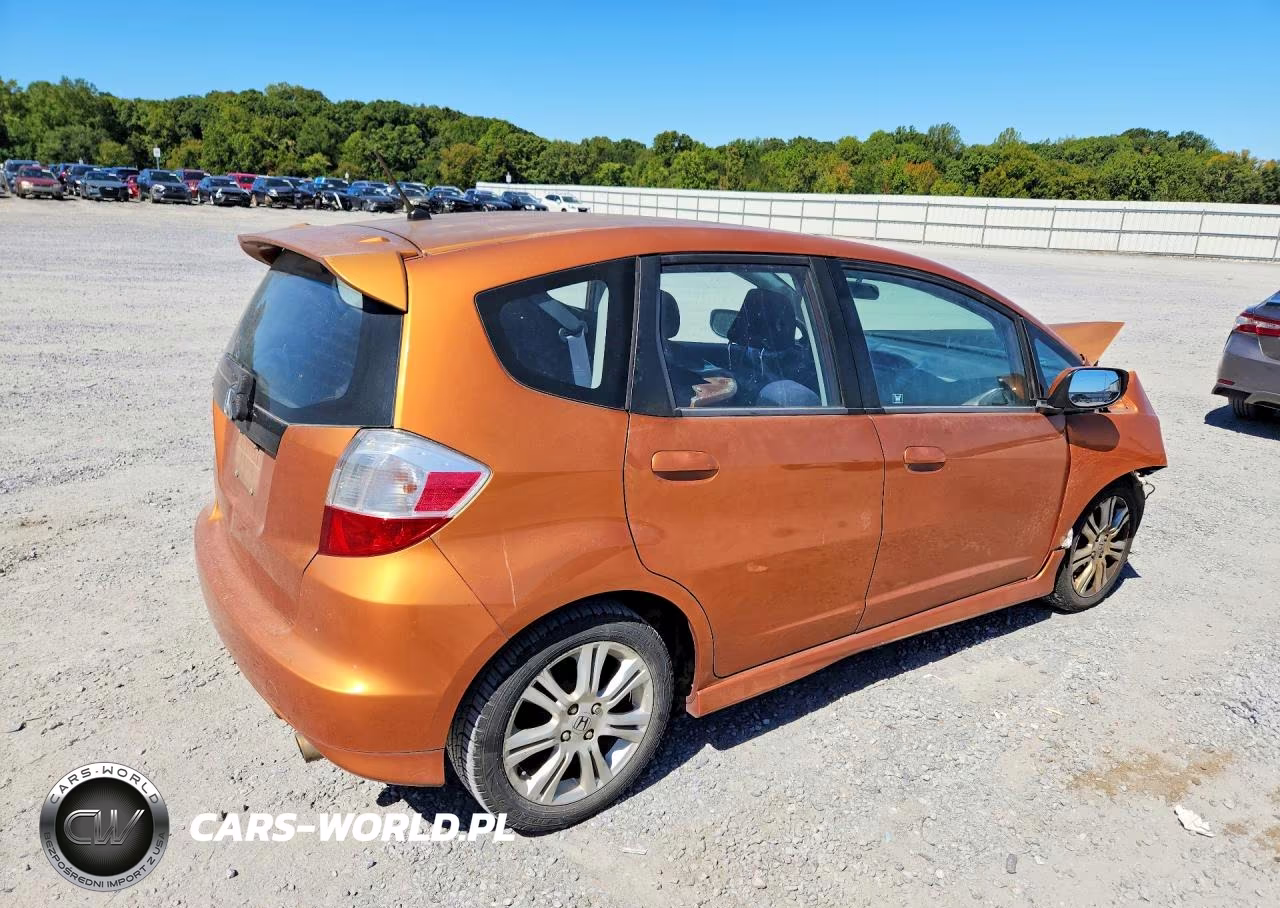 2010 Honda Fit Sport VIN:JHMGE8H45AS027351 - 3