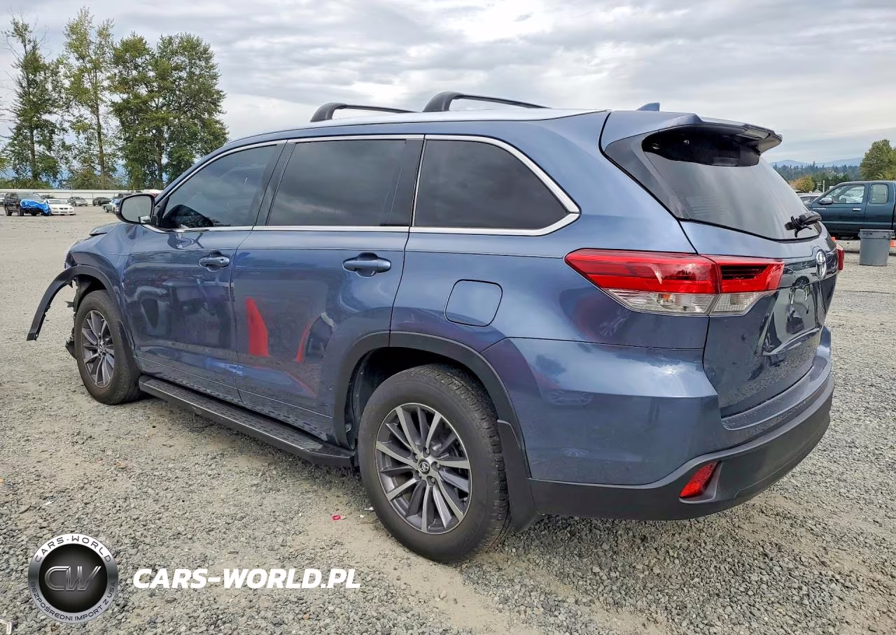 2018 Toyota Highlander Xle VIN:5TDJZRFH3JS833379 - 2
