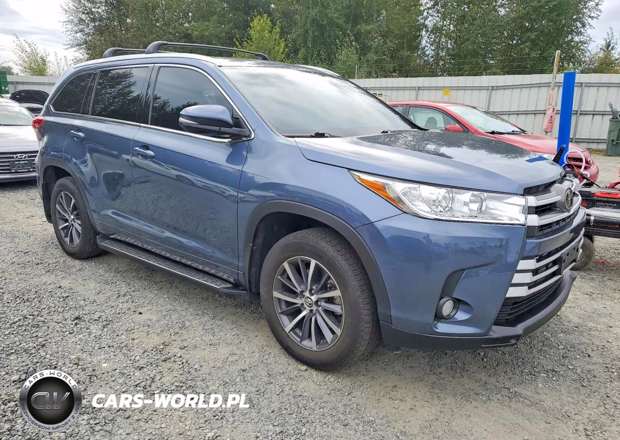 2018 Toyota Highlander Xle VIN:5TDJZRFH3JS833379 - 4
