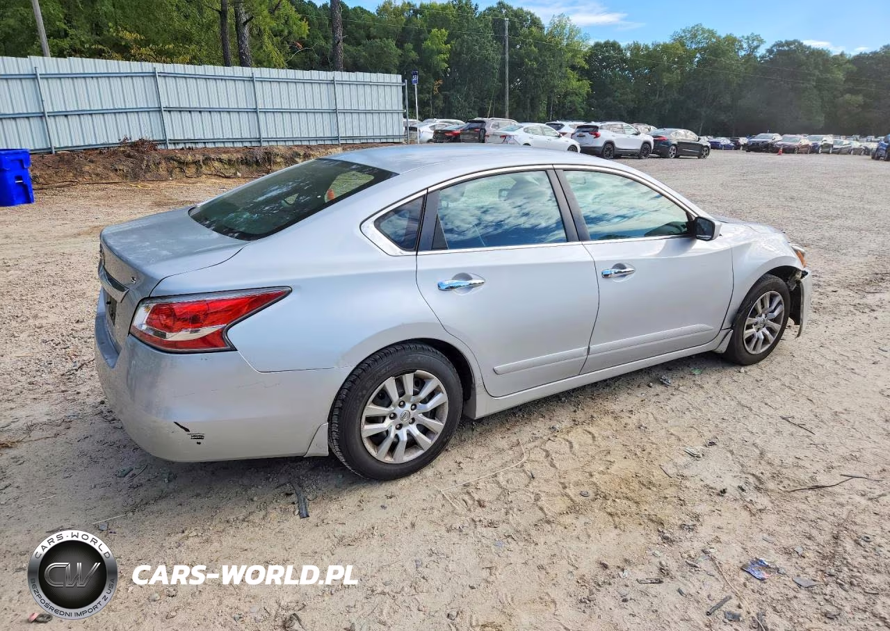 2015 Nissan Altima 2.5 S VIN:1N4AL3AP7FN402107 - 3