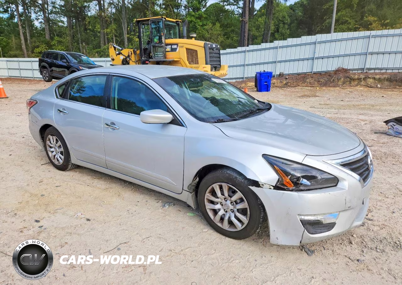 2015 Nissan Altima 2.5 S VIN:1N4AL3AP7FN402107 - 4