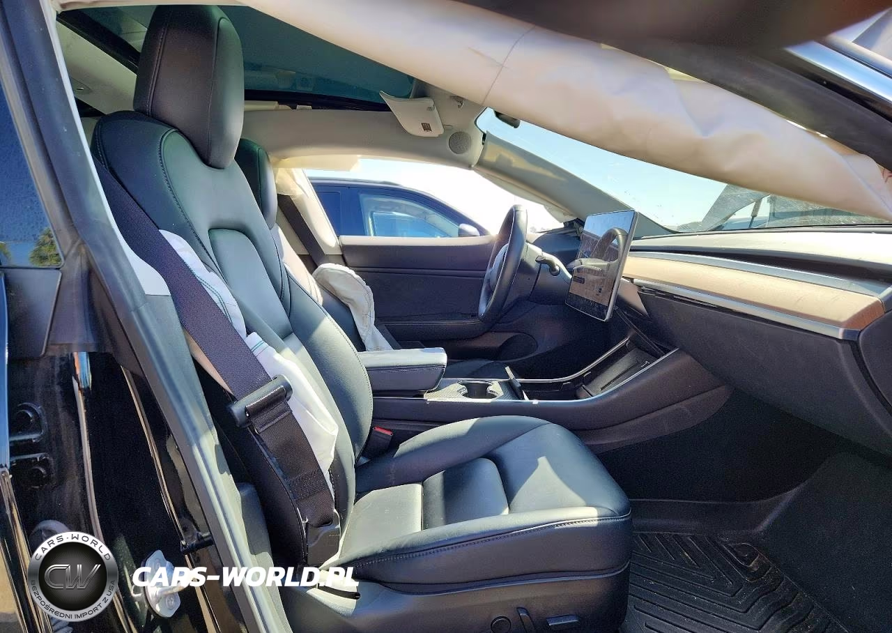 2019 Tesla Model 3 VIN:5YJ3E1EA8KF415772 - 7