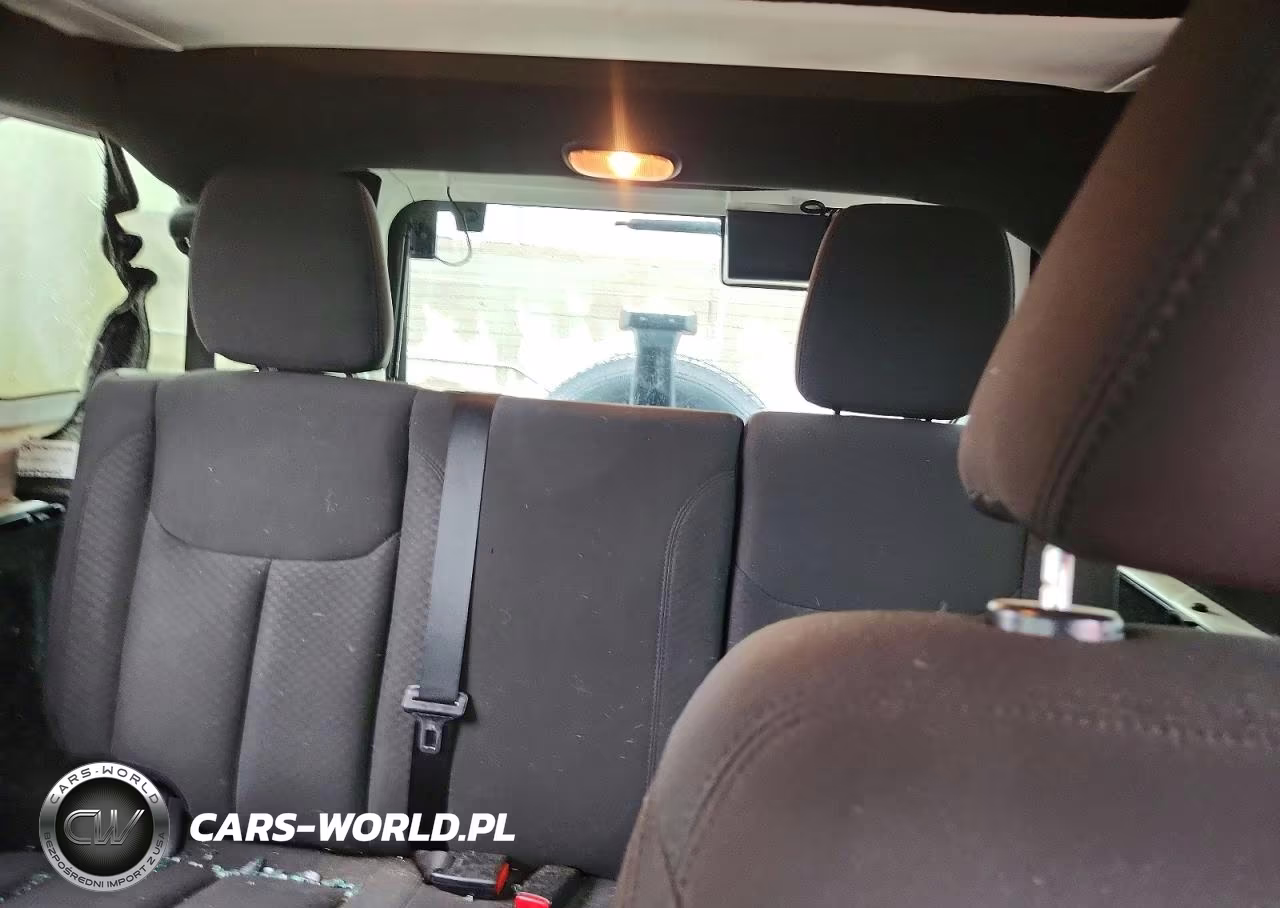 2016 Jeep Wrangler Unlimited Sport VIN:1C4BJWDG3GL320812 - 10