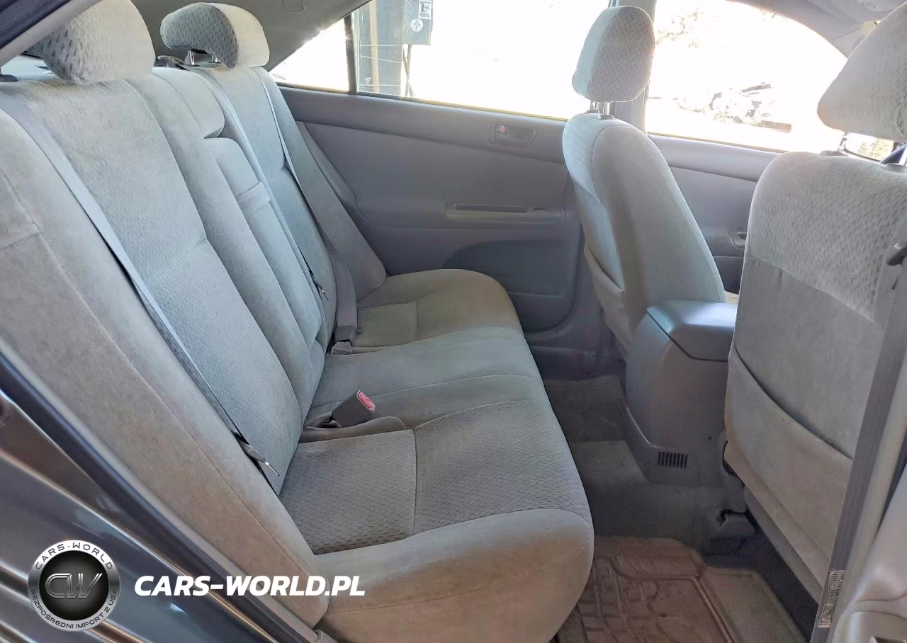 2003 Toyota Camry Le VIN:4T1BE30K23U770075 - 10