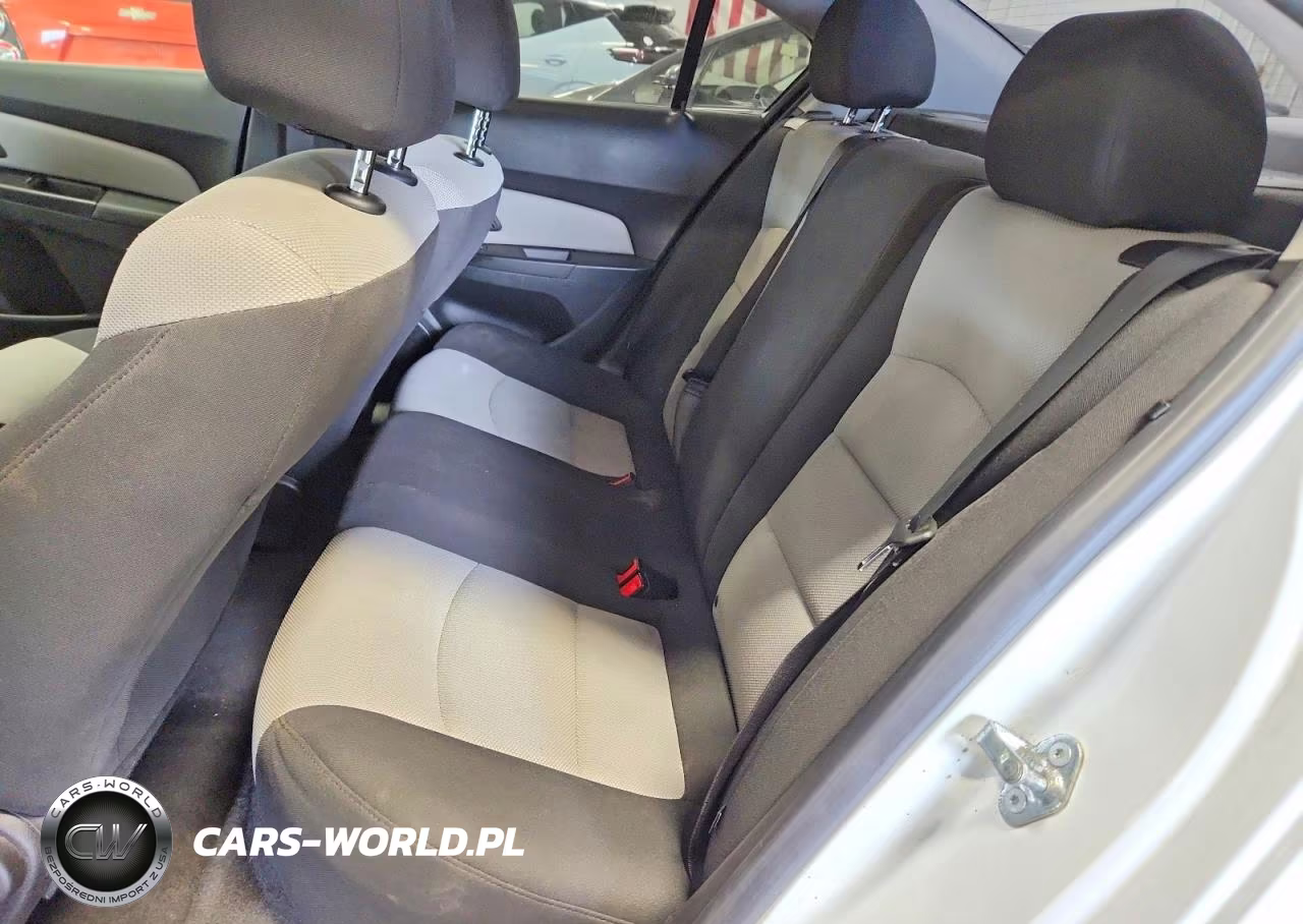 2015 Chevrolet Cruze Ls VIN:1G1PA5SH3F7178599 - 10