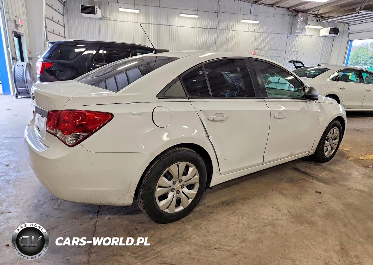 2015 Chevrolet Cruze Ls VIN:1G1PA5SH3F7178599 - 3