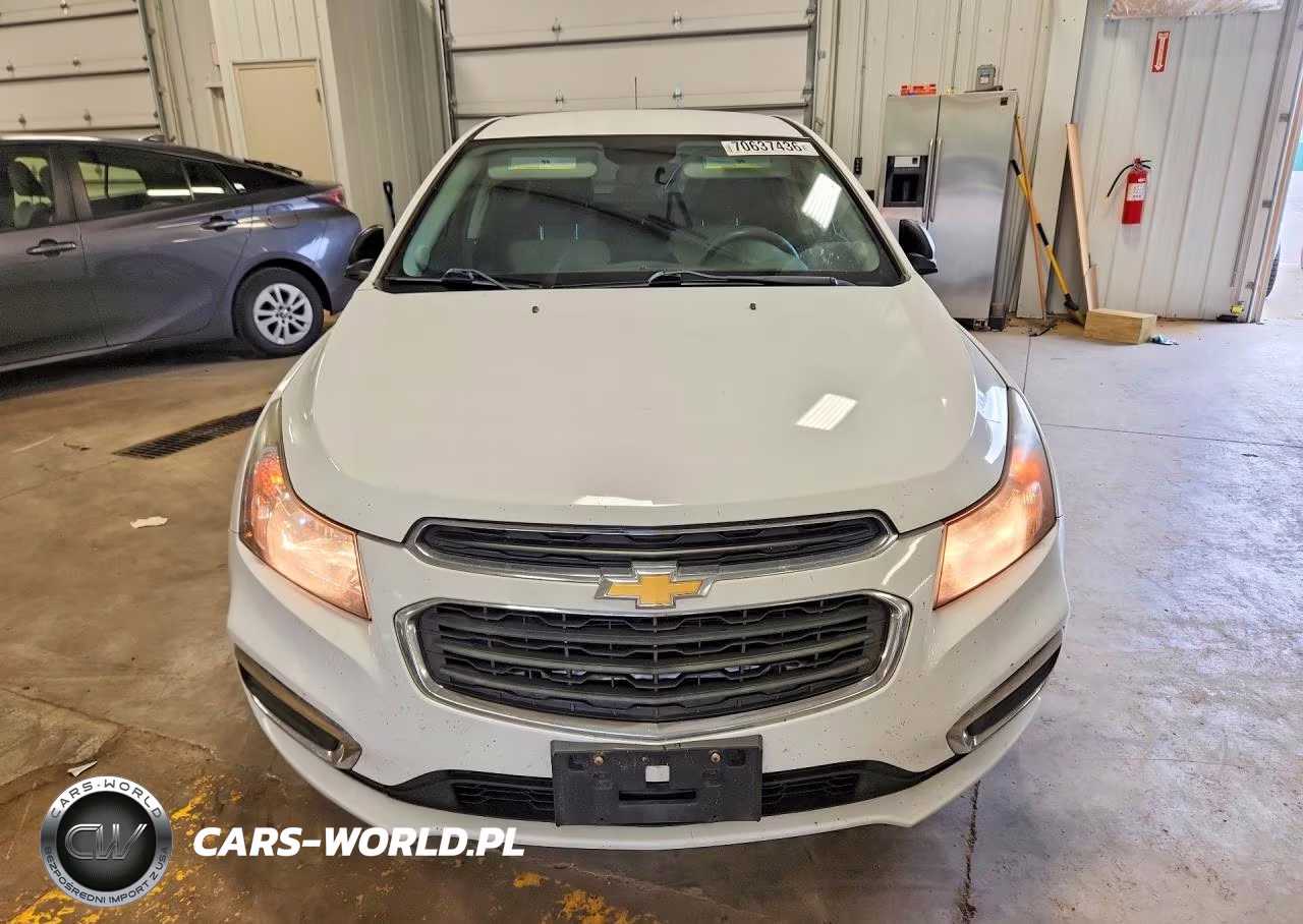 2015 Chevrolet Cruze Ls VIN:1G1PA5SH3F7178599 - 5