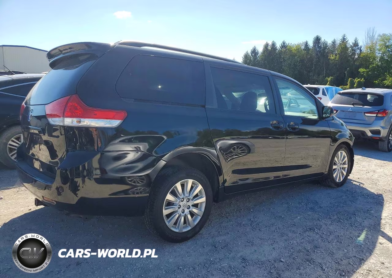 2013 Toyota Sienna Le VIN:5TDJK3DC9DS050919 - 3