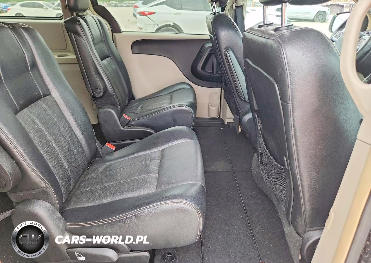 2012 Chrysler Town & Country Touring VIN:2C4RC1BG7CR353120 - 11