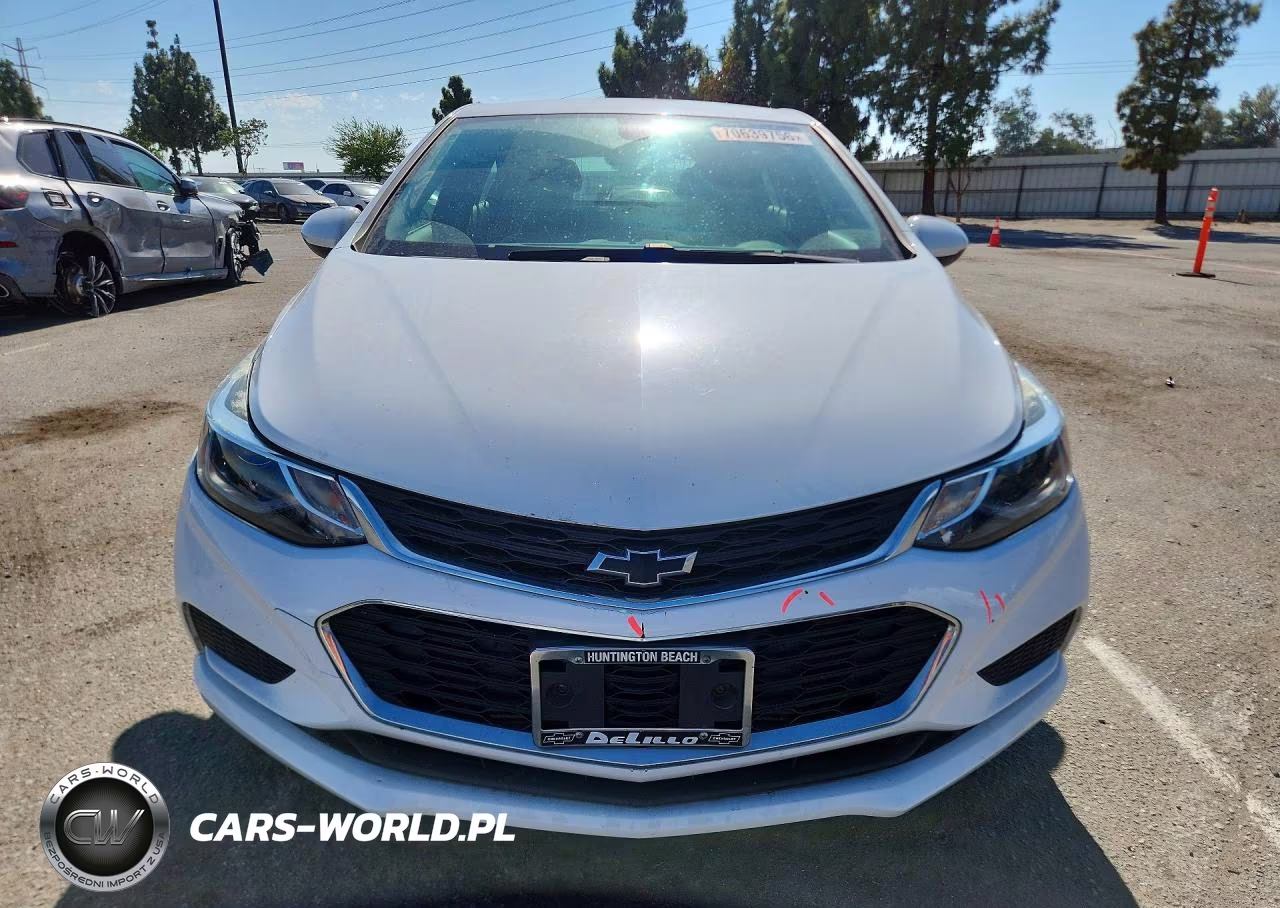 2018 Chevrolet Cruze Lt VIN:3G1BE6SMXJS651314 - 5