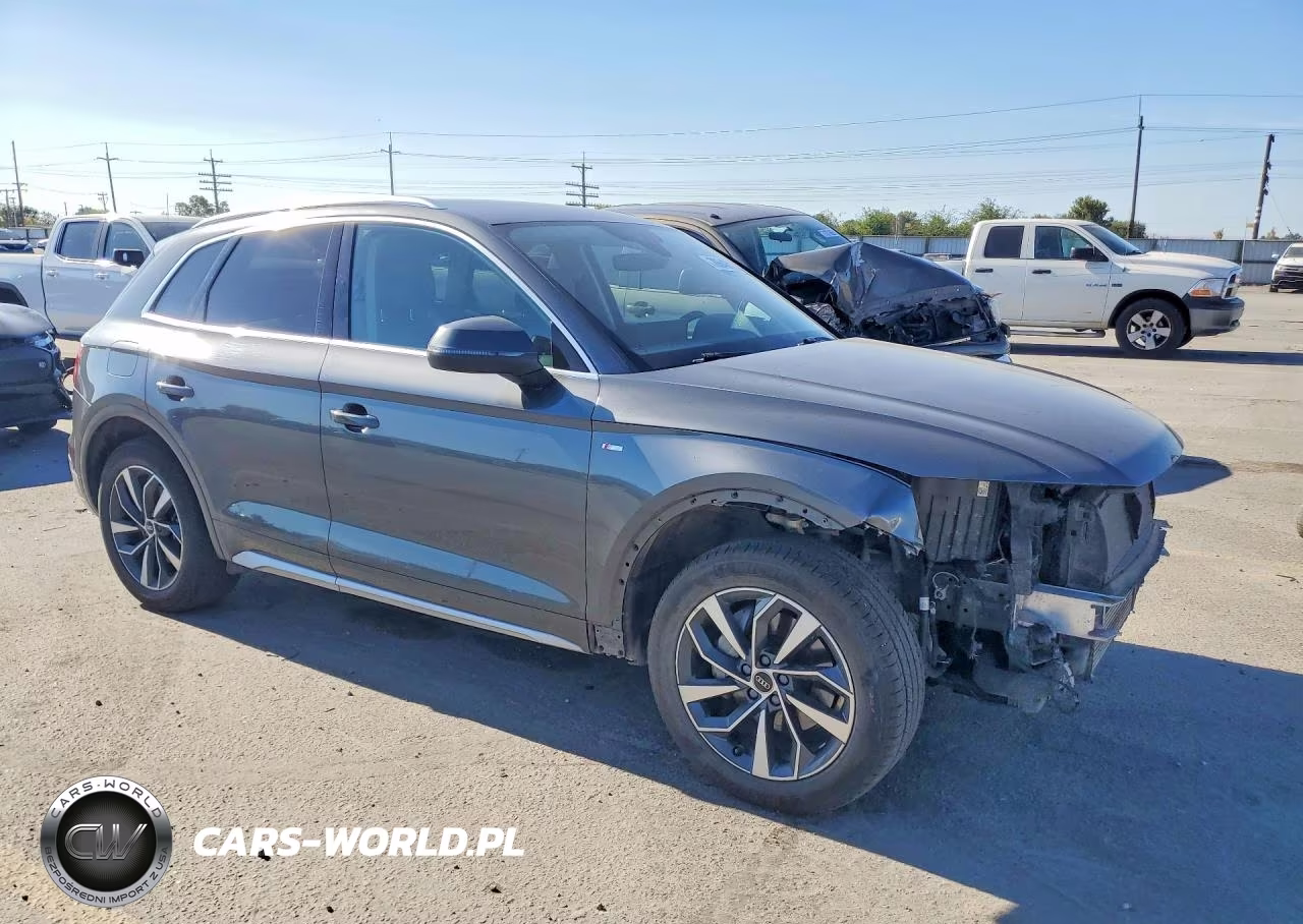 2023 Audi Q5 Premium 45 VIN:WA1GAAFY9P2075402 - 4