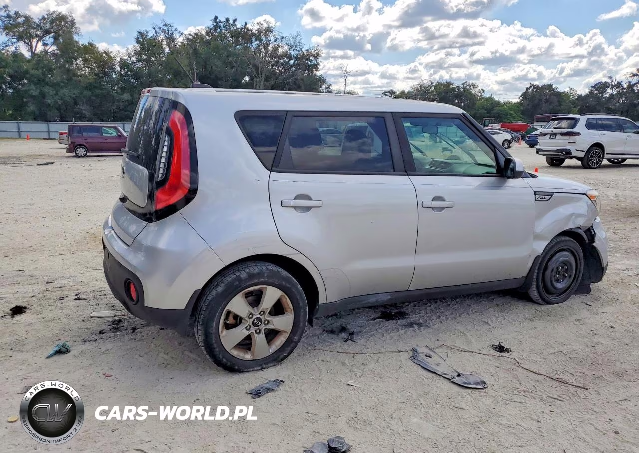 2017 Kia Soul Base VIN:KNDJN2A27H7465122 - 3