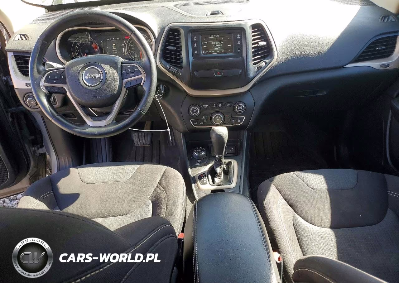 2016 Jeep Cherokee Latitude VIN:1C4PJMCS2GW218335 - 8