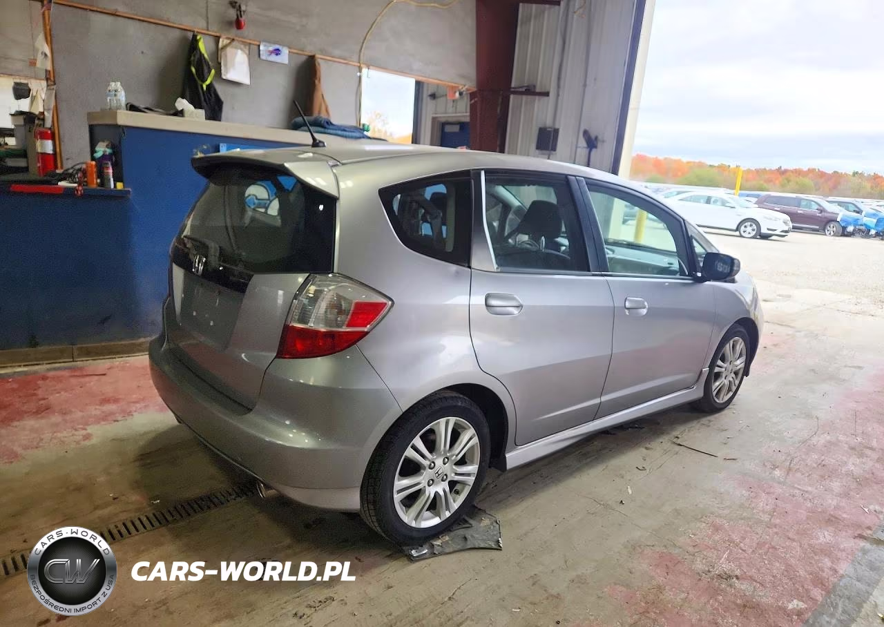 2009 Honda Fit Sport VIN:JHMGE88469S008674 - 3