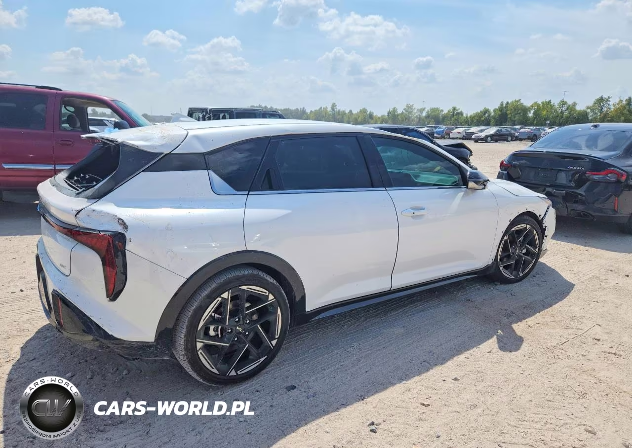 2026 Kia K4 Gt Line VIN:3KPFU5DE9TE354855 - 3