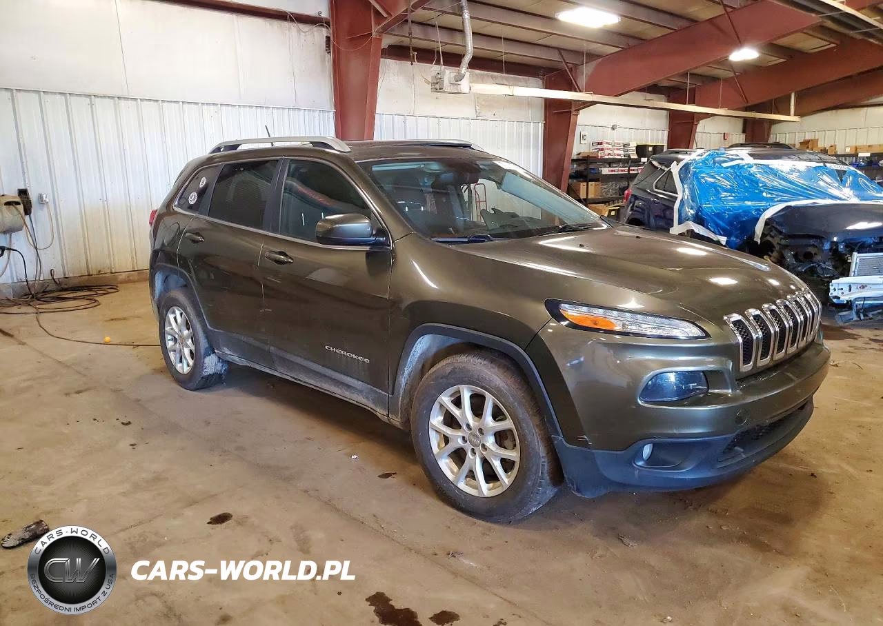 2015 Jeep Cherokee Latitude VIN:1C4PJMCS8FW624540 - 4