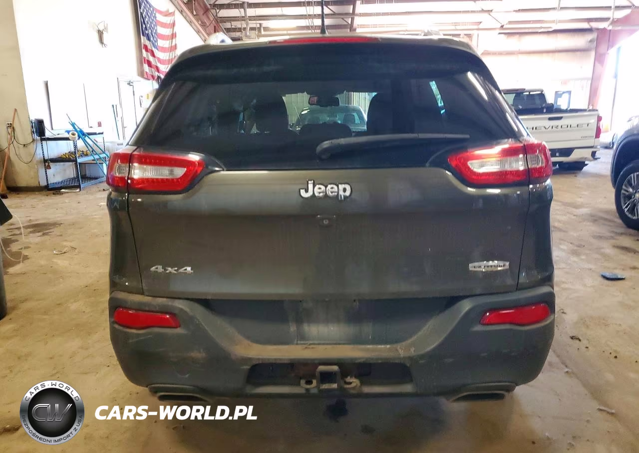 2015 Jeep Cherokee Latitude VIN:1C4PJMCS8FW624540 - 6