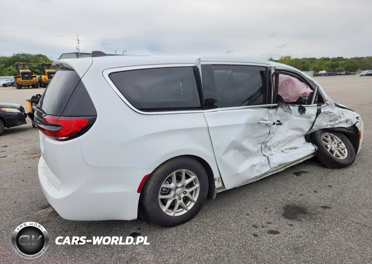 2025 Chrysler Pacifica Select VIN:2C4RC1BG6SR585707 - 3