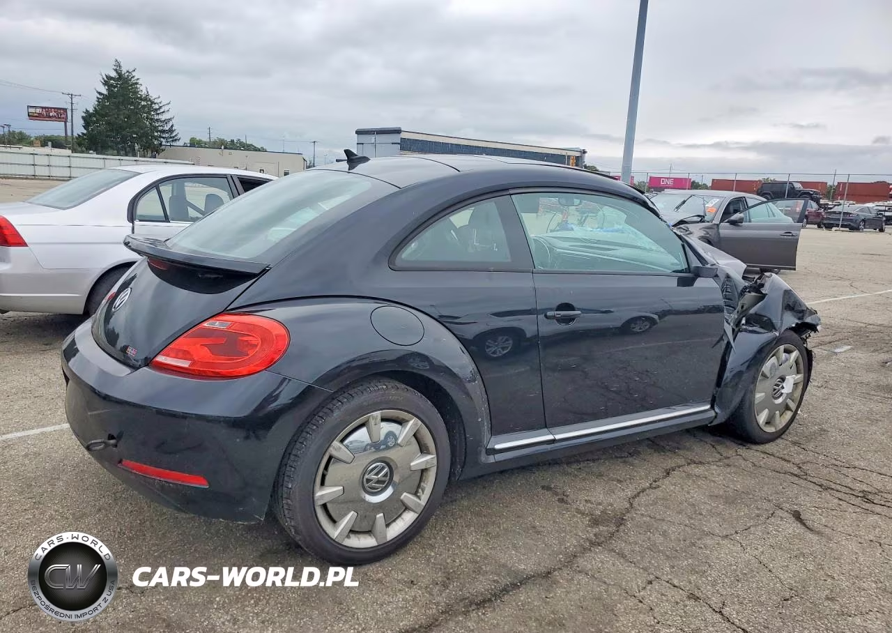 2013 Volkswagen Beetle VIN:3VWJX7AT4DM680664 - 3