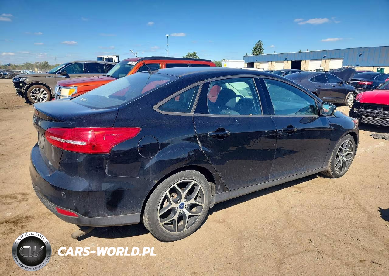 2017 Ford Focus Sel VIN:1FADP3H28HL295210 - 3